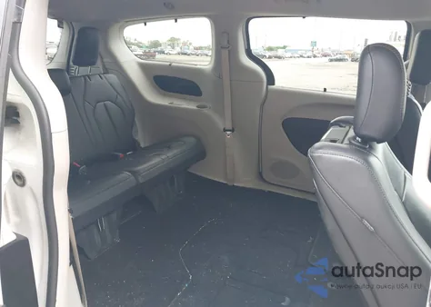 2017 Chrysler Pacifica Touring-L Plus z USA, uszkodzony, nr VIN 2C4RC1EG9HR525893